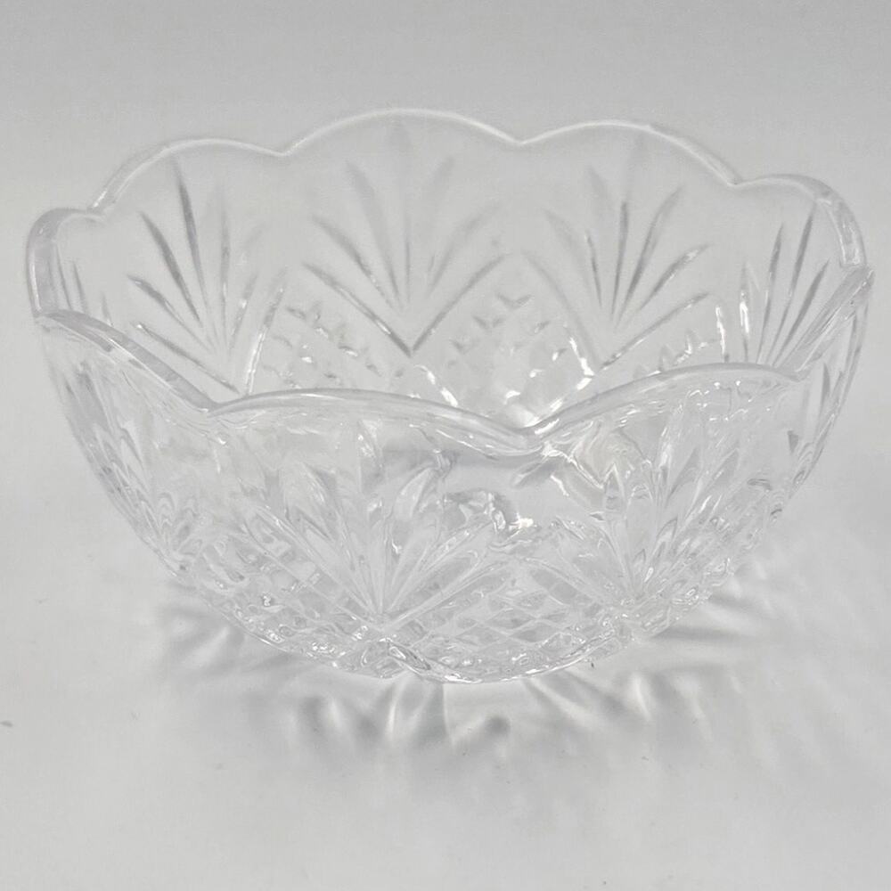 Small 2.25 in x 4.5 in Crystal Bowl with Palm Leaf Pattern